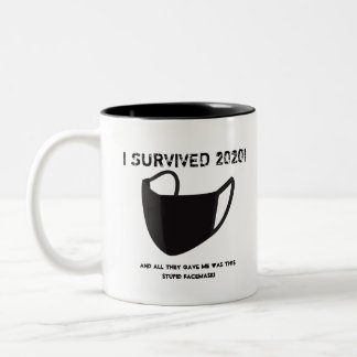 Taza Bicolor Personalizable "¡SOBREVIVÍ 2020!"jarra