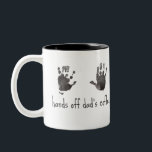 Taza Bicolor Personalizado Handprints Funny Dad<br><div class="desc">¡Las manos del café de papá! Las papas en todas partes merecen ser cafeinadas. Regale a papá esta taza especial de café personalizado añadiendo las huellas de su hijo. Para añadir impresiones: tome una foto de las impresiones de su hijo y utilice un quitador de fondo para eliminar el blanco....</div>