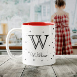 Taza Bicolor Personalizado infantil lindo Monograma   Nombre Es<br><div class="desc">Monograma personalizado y taquilla de nombres para niños. Personaliza con tu pequeña inicial y estará rodeada de dulces estrellas y corazones - será un favorito instantáneo. Gran regalo para Navidades o cumpleaños.</div>