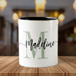 Taza Bicolor Personalizado Monograma Nombre de guión moderno Sw<br><div class="desc">Elegante y moderno tazón de café con tu nombre y monograma personalizados en un diseño de caligrafía de escritura a mano con letras a la moda en verde y negro sabio minimalista, este diseño basado en la tipografía hace un gran regalo para compañeros de trabajo, profesores, entrenadores, novias, novias, esposas,...</div>