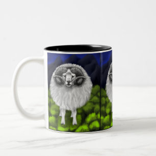 Taza Bicolor Picos Majestuosos: Pastoreo de Ovejas Islandesas