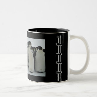 Taza Bicolor Pingüinos sociales