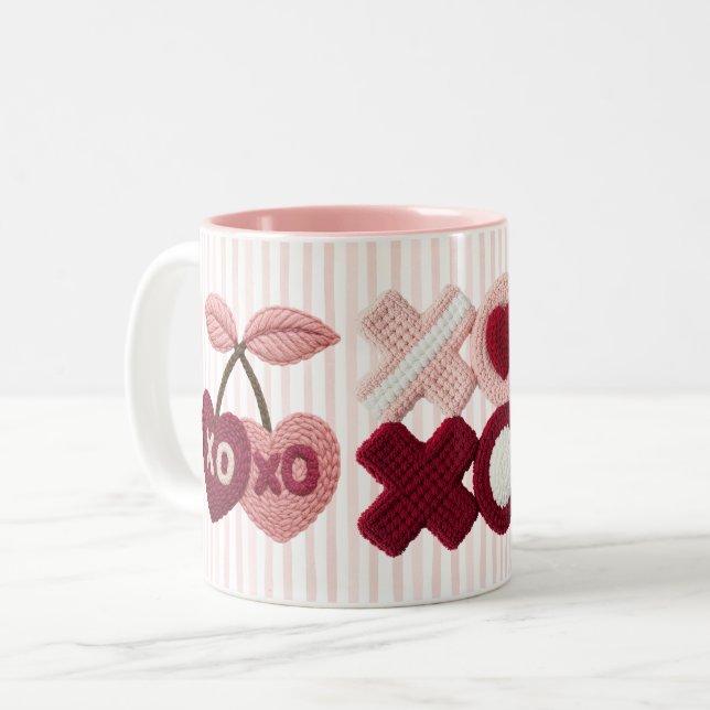 Taza Bicolor Pink Stripes XOXO Cherry  (Anverso izquierdo)