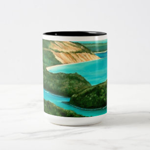 Taza Bicolor Pintura de dunas de oso durmiente   Mug