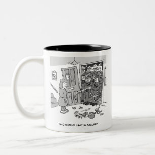 Taza Bicolor Policía antidisturbios arremete contra una propied