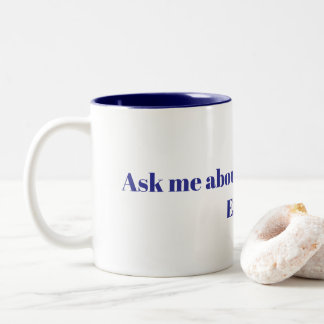 Taza Bicolor Pregúntame sobre la teoría de la conspiración del