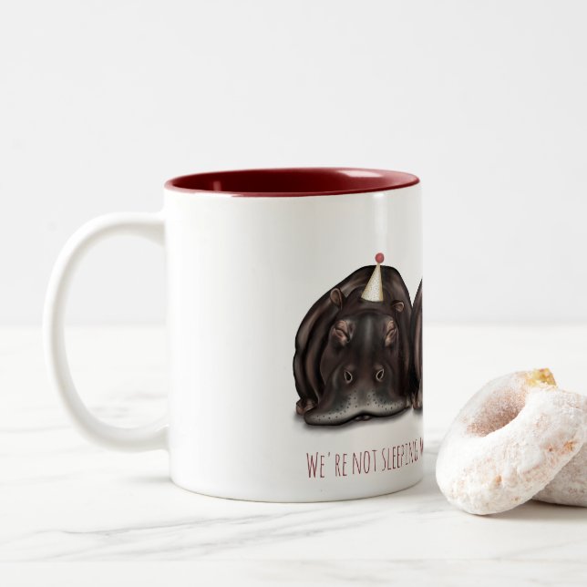 Taza Bicolor "Preparándose para el Fiesta" Cumpleaños Mug (Con donut)