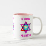 Taza Bicolor Princesa judía<br><div class="desc">Regalos judíos e ideas personalizadas del regalo por días de fiesta judíos incluyendo las ocasiones especiales de Jánuca, del Passover, de Bas y de Mitzvah que ofrecen judaísmo tradicional y temas modernos. Regalos judíos del bebé de la princesa, presentes de cumpleaños y decoración casera con la estrella de David y...</div>