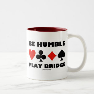 Taza Bicolor Puente Be Humble Play (Cuatro Trajes De Tarjeta)