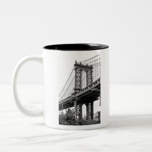 Taza Bicolor Puente de Manhattan en blanco y negro