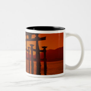 Taza Bicolor Puerta O-Torii, santuario Itsukushima, Miyajima,
