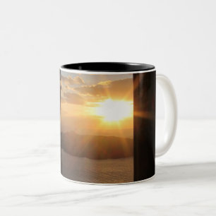 Taza Bicolor Puesta del sol de Santorini a través de la puerta