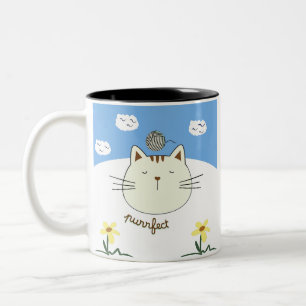 Taza Bicolor Purring Cat with Yarn Ball