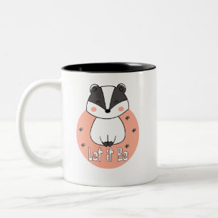 Taza Bicolor Que sea el mapache gracioso de Kawaii sonriendo bl