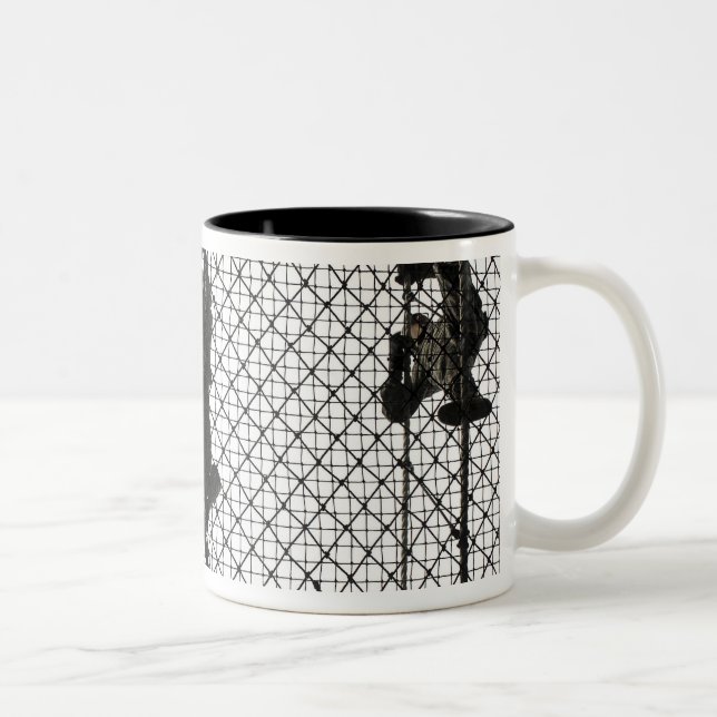 Taza Bicolor reclutas que completan un obstáculo (Derecha)