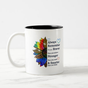 Taza Bicolor Recuerde siempre que es más valiente de lo que cre