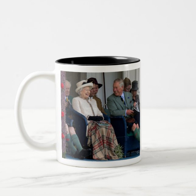 Taza Bicolor Reina Isabel II y Príncipe Carlos 2014 (Izquierda)