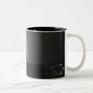 Taza Bicolor Relámpago sobre ciudad
