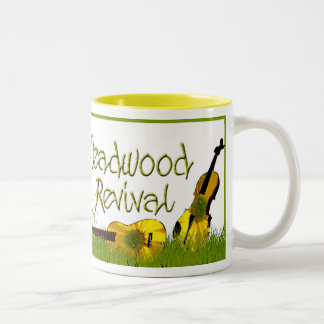 Taza Bicolor Renacimiento de Deadwood en la hierba
