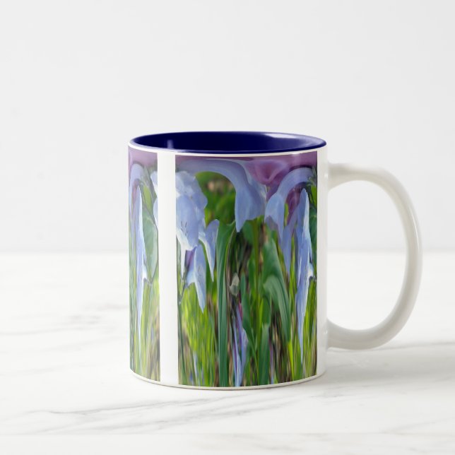 Taza Bicolor Resumen de Virginia Bluebells (Derecha)