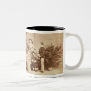 Taza Bicolor Retrato de la familia real en la casa de Osborne,