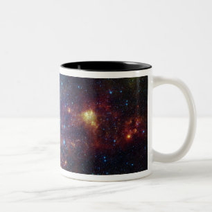 Taza Bicolor Retrato infrarrojo que revela las estrellas y el p