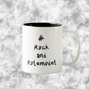Taza Bicolor #RockandRolemodel - Negro.