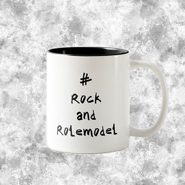 Taza Bicolor #RockandRolemodel - Negro. (Subido por el creador)