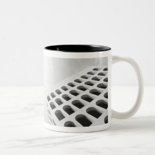 Taza Bicolor Roma Italia, EUR Palazzo del Lavoro 2