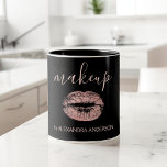 Taza Bicolor Rosa Purpurina de oro y maquillaje de lápiz labial<br><div class="desc">Rubor Pink - Purpurina de oro Rosa y Copa de café de artista con pintalabios con lápiz labial. El contacto comercial y la profesión pueden cambiarse para ser utilizados en cualquier tipo de negocio. Póngase en contacto con el diseñador para obtener más elementos coincidentes.</div>