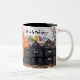 Taza Bicolor Salem Witch House en Salem Massachusetts