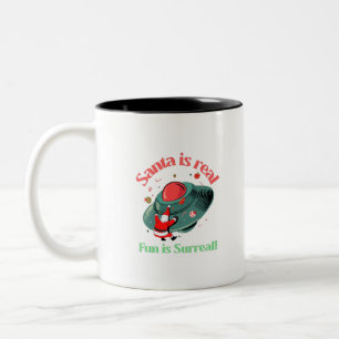 Taza Bicolor Santa es verdadera diversión es surrealista
