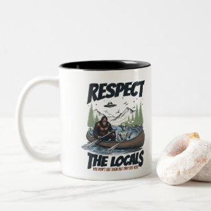 Taza Bicolor Sasquatch Alien OVNI Cryptid Canoa Gráfico