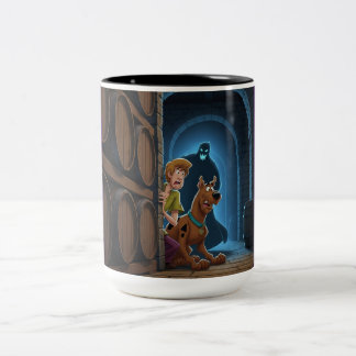 Taza Bicolor Scooby y Shaggy: El barril de los espantos
