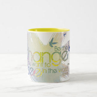 Taza Bicolor Sea el cambio que usted quiere ver en el mundo
