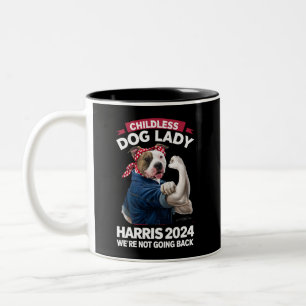 Taza Bicolor Señora de Perro sin Hijos Está Votando por Kamala 