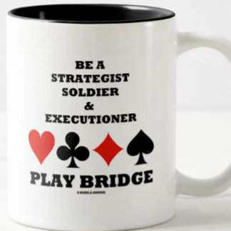Taza Bicolor Ser un soldado estratégico y un ejecutor juegan pu