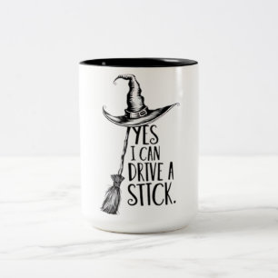 Taza Bicolor Sí, Puedo Manejar Un Palo Funny Halloween Con Sabr