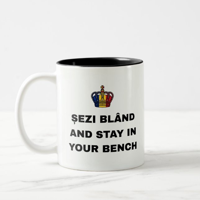 TAZA BICOLOR SIÉNTATE TRANQUILO Y QUÉDATE EN TU BANCO (Izquierda)