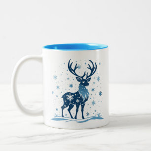 Taza Bicolor Silueta de Reno Azul en Escena Navideña Nevada