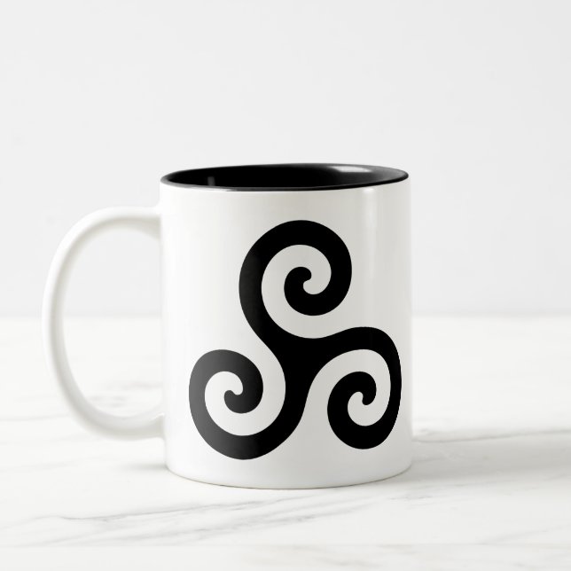 Taza Bicolor Símbolo de Triskele (Izquierda)