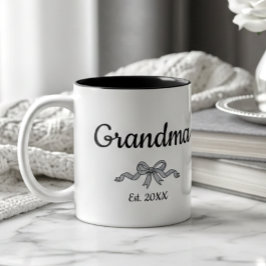 Taza Bicolor Simple Script Bow Grandma Est. Year