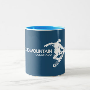 Taza Bicolor Snowboarder de Echo Mountain Colorado