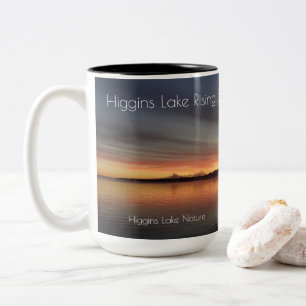Taza Bicolor Sol naciente en el lago Higgins, Michigan