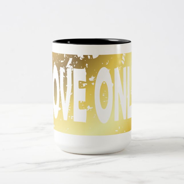 Taza Bicolor Solo quiero camiseta (Centro)