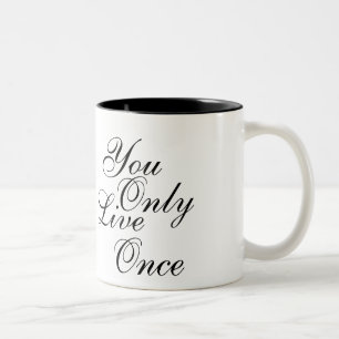 Taza Bicolor Sólo se vive una vez Motivacional