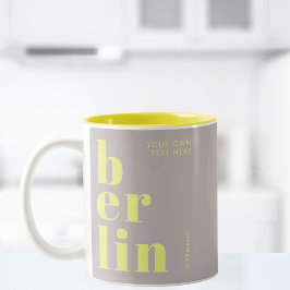 Taza Bicolor souvenir de tipografía de Alemania en Berlín
