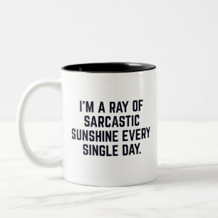 Taza Bicolor Soy un rayo de sol sarcástico todos los días