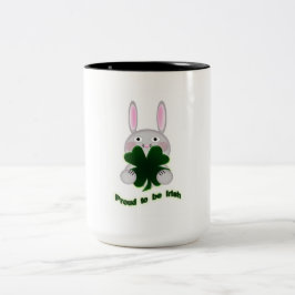 Taza Bicolor St. Patricks Bunny Orgulloso de ser el Shamrock ir