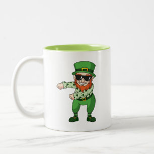 Taza Bicolor st patricks leprechaun flossing dance